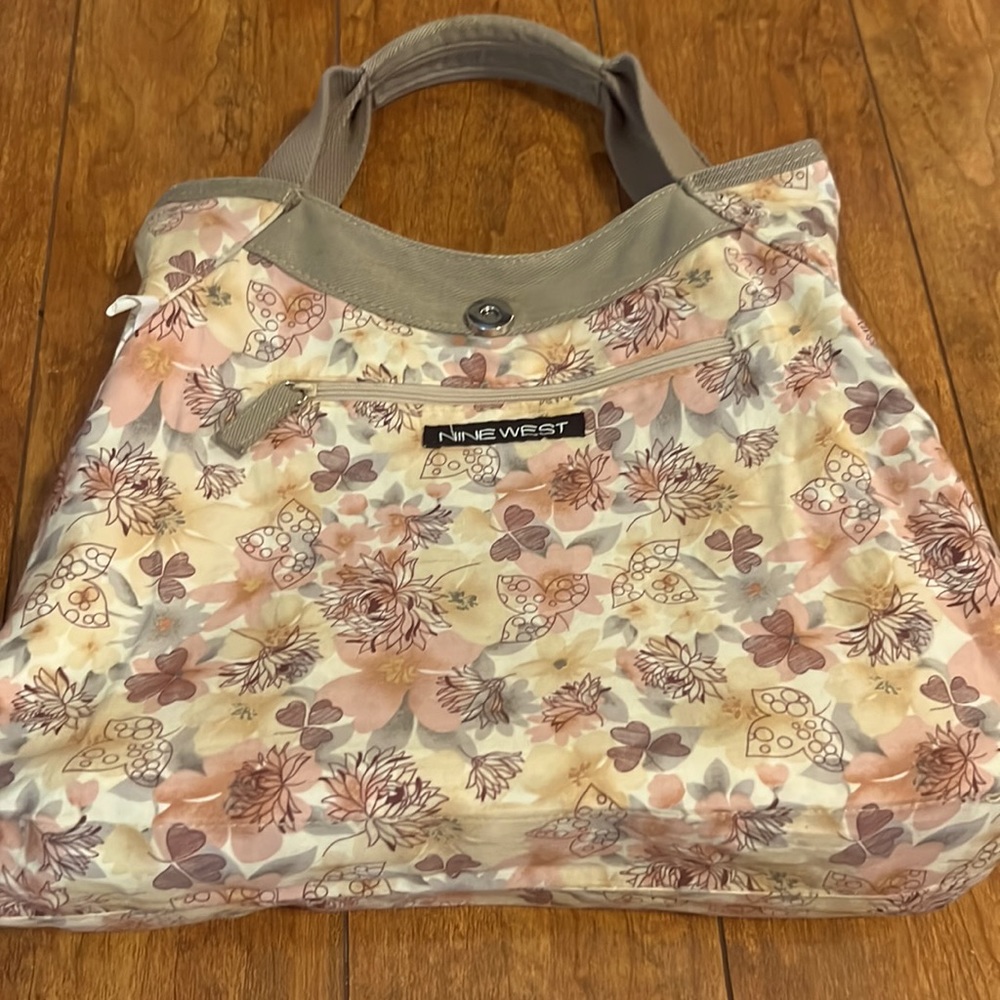 Nine West Bag Slouch Boho Taupe Canvas Beaded Flower Hippie Vibe Retro 60s Style